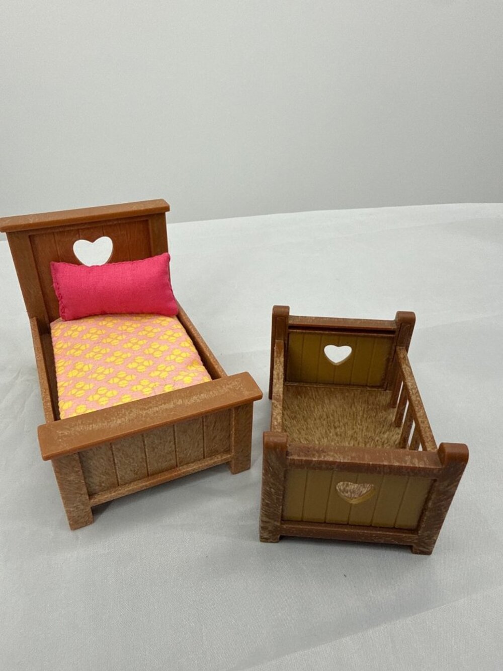 Lil Woodzeez Dollhouse Bed & Crib Set Cottagecore Heart Pattern Toy Furniture
